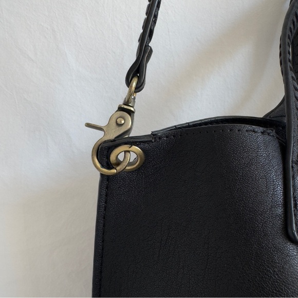 SASHA & SOFI Classic Simple Black Faux Leather Crossbody HandBag w/ Pouch - Picture 3 of 6